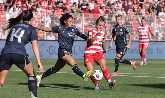 Yasmim, Lisa Heiseler Zweikampf Spielszene Aktion Fußball Fussball Testspiel Frauen Damen Bundesliga Saison 2025 2026 17.08.2025 1.FC Union Berlin vs Real Madrid CF DFL regulations prohibit any use of photographs as image sequences and or quasi-video