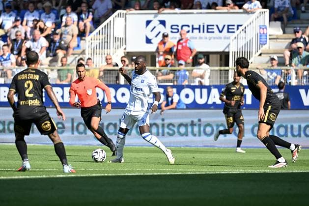 AJ Auxerre v FC Lorient - Ligue 1 McDonald s 2025 2026 10 Lassine SINAYOKO (aja) during the Ligue 1 McDonald s match between Auxerre and Lorient at Stade Abbe Deschamps on August 17, 2025 in Auxerre, France. Auxerre France  Copyright: xFEPx 776368634