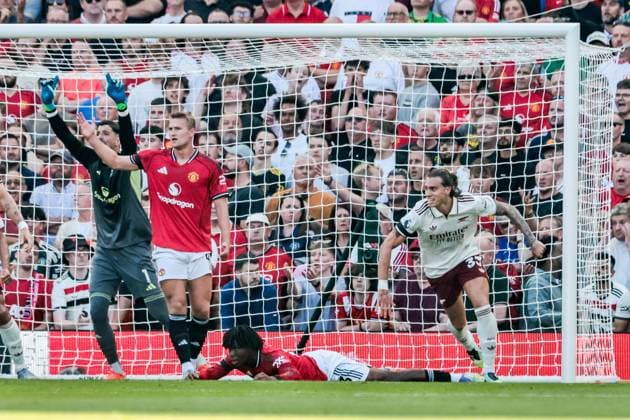 Premier League Manchester United, ManU v Arsenal Riccardo Calafiori celebrates his goal to make it 0-1 during the Premier League match Manchester United vs Arsenal at Old Trafford, Manchester, United Kingdom, 17th August 2025 (Photo by Mark Cosgrove News Images) Manchester Old Trafford Greater Manchester United Kingdom Copyright: xMarkxCosgrove NewsxImagesx