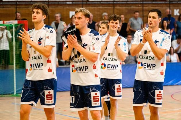 Bietigheim: HBL - 25 26 - DHB-Pokal - SG BBM Bietigheim - VfL Potsdam die Mannschaft von Potsdam unzufrieden enttäuscht enttaeuscht niedergeschlagen frustriert, Bietigheim-Bissingen Halle am Viadukt Baden-Württemberg Deutschland