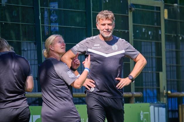 17.08.2025, Fußball, Frauen, Damen, DFB-Pokal Play-Offs, Saison 2025 2026, Holstein Women, Holstein Kiel - SV Meppen Trainer Thomas Pfannkuch (Meppen) Kiel, Citti Fussball Park - Proj Holstein-Stadion Schleswig-Holstein Deutschland