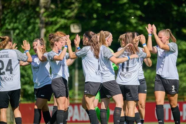 17.08.2025, Fußball, Frauen, Damen, DFB-Pokal Play-Offs, Saison 2025 2026, Holstein Women, Holstein Kiel - SV Meppen Mannschaft Kiel, Citti Fussball Park - Proj Holstein-Stadion Schleswig-Holstein Deutschland