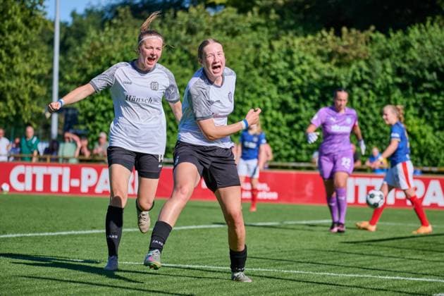 17.08.2025, Fußball, Frauen, Damen, DFB-Pokal Play-Offs, Saison 2025 2026, Holstein Women, Holstein Kiel - SV Meppen Jubel bei Torschützin Laura Bröring vom SV Meppen Kiel, Citti Fussball Park - Proj Holstein-Stadion Schleswig-Holstein Deutschland