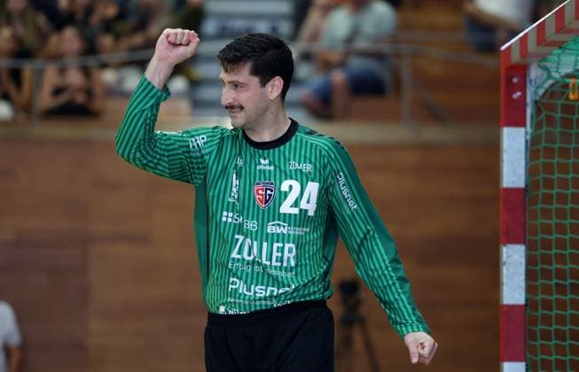 BAU 17.08.2025 Bietigheim Handball DHB Pokal SG BBM Bietigheim vs. VfL Potsdam, Martin Tomovski (BBM) jubelt und ballt die Faust
