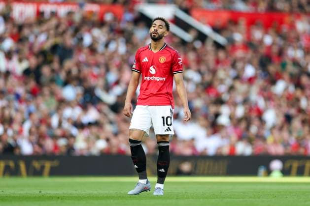 Manchester United, ManU FC v Arsenal FC, English Premier League Manchester United forward Matheus Cunha (10) frustrated during the Manchester United FC v Arsenal FC English Premier League match at Old Trafford, Manchester, England, United Kingdom on 17 August 2025 Credit: Phil Duncan Every Second Media Editorial use only. All images are copyright Every Second Media Limited. No images may be reproduced without prior permission. All rights reserved. Premier League and Football League images are subject to licensing agreements with Football DataCo Limited. see https: www.football-dataco.com Copyright: xIMAGO EveryxSecondxMediax ESM-1556-0042 PhilxDuncanx xEveryxSecondxMediax