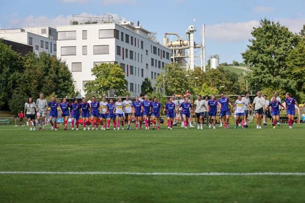 DEU, Stuttgart VfB Stuttgart vs Mainz 05, DFB Pokal Frauen, DFB, Bezirkssportanlage NeckarPark PSV-Stadion, Saison 25 26, Play-offs im Bild: Mainz 05 gewinnt nach Toren von Chiara Bouziane (FSV Mainz 05 10) und Maja Pageler (FSV Mainz 05 37) 2:0 gegen Stuttgart, Jubel über den Einzug in die DFB Pokal Hauptrunde DFB DFL REGULATIONS PROHIBIT ANY USE OF PHOTOGRAPHS AS IMAGE SEQUENCES AND OR QUASI-VIDEO, 17.08.2025, Copyright: HMBxMedia HendrikxHamelau