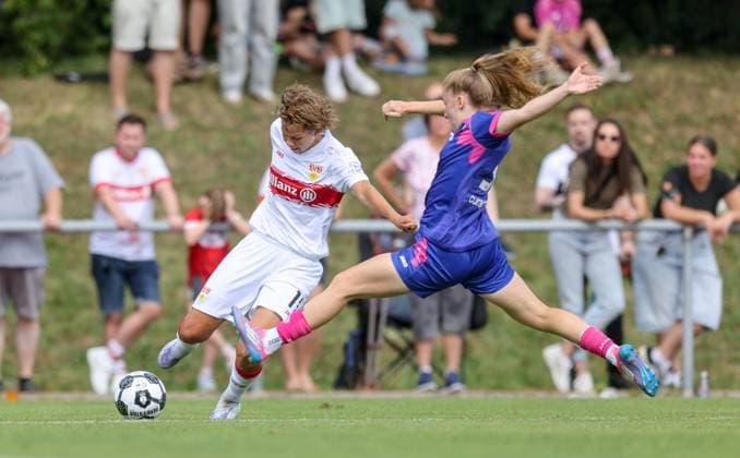 DEU, Stuttgart VfB Stuttgart vs Mainz 05, DFB Pokal Frauen, DFB, Bezirkssportanlage NeckarPark PSV-Stadion, Saison 25 26, Play-offs im Bild: Rosa Rückert (VfB Stuttgart 11) DFB DFL REGULATIONS PROHIBIT ANY USE OF PHOTOGRAPHS AS IMAGE SEQUENCES AND OR QUASI-VIDEO, 17.08.2025, Copyright: HMBxMedia HendrikxHamelau