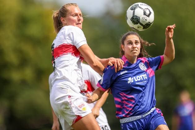 DEU, Stuttgart VfB Stuttgart vs Mainz 05, DFB Pokal Frauen, DFB, Bezirkssportanlage NeckarPark PSV-Stadion, Saison 25 26, Play-offs im Bild: Zweikampf Maximiliane Rall (VfB Stuttgart 8) vs Vital Kats (FSV Mainz 05 30) DFB DFL REGULATIONS PROHIBIT ANY USE OF PHOTOGRAPHS AS IMAGE SEQUENCES AND OR QUASI-VIDEO, 17.08.2025, Copyright: HMBxMedia HendrikxHamelau