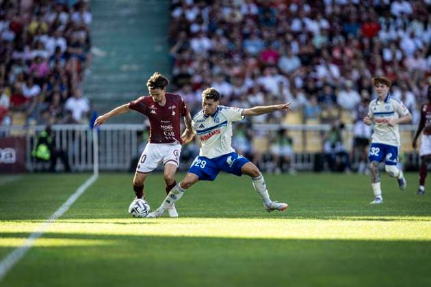 FOOTBALL : Metz FC vs Racing Strasbourg - Ligue 1 1ere journee. Stade Saint-Symphorien de Metz 17 08 2025 El Mourabet Samir 29 et Deminguet Jessy 20  Copyright: xelyxandroxcegarrax