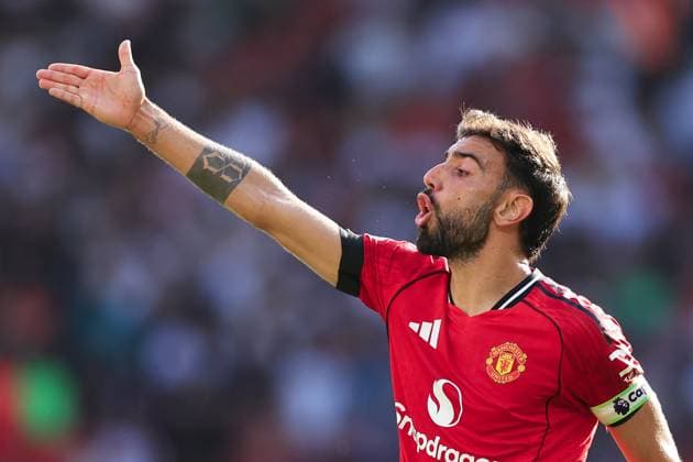 Football - Premier League - Manchester United, ManU v Arsenal 17th August 2025 - Premier League - Manchester United v Arsenal - Bruno Fernandes of Manchester United - Photo: Simon Stacpoole Offside. Manchester UK Copyright: xSimonxStacpoolexOffside