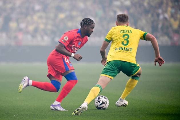 FOOTBALL : Nantes vs PSG - Ligue 1 - 17 08 2025 Ibrahim Mbaye ( 49 - PSG ) and Nicolas Cozza ( 3 - Nantes ) during the Ligue 1match between FC Nantes and Paris Saint Germain at Stade de la Beaujoire on August 17, 2025 in Nantes, France. ( Photo by Dante Badano PsnewZ ) - NantesFrance  Copyright: xDantexBadanox