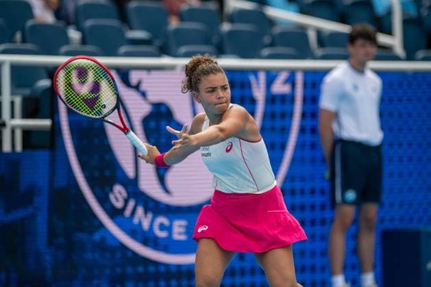 Cincinnati Open Semifinals: Jasmine Paolini V Veronika Kudermetova Jasmine Paolini is seen during her semifinals match at the Cincinnati Open in Mason, Ohio, on August 17, 2025. Mason Ohio United States  Copyright: xJasonxWhitmanx originalFilename:whitman-cincinna250817_npa5b.jpg