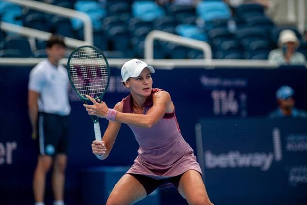 Cincinnati Open Semifinals: Jasmine Paolini V Veronika Kudermetova Veronika Kudermetova is seen during her semifinals match at the Cincinnati Open in Mason, Ohio, on August 17, 2025. Mason Ohio United States  Copyright: xJasonxWhitmanx originalFilename:whitman-cincinna250817_npzFC.jpg