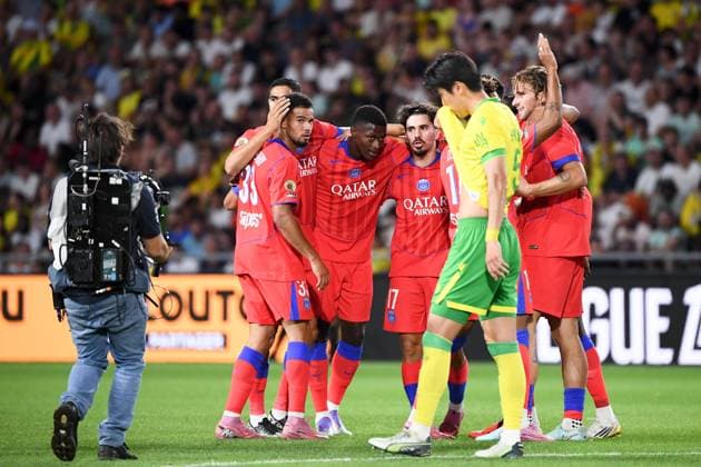 FC Nantes v Paris Saint-Germain FC - Ligue 1 McDonald s 2025 2026 06 Illya ZABARNYI (psg) - 02 Achraf HAKIMI (psg) - 33 Warren ZAIRE EMERY (psg) - 25 Nuno MENDES (psg) - 17 VITINHA (psg) during the Ligue 1 McDonald s match between FC Nantes and Paris Saint-Germain FC at Stade de la Beaujoire on August 17, 2025 in Nantes, France. Nantes France  Copyright: xFEPx 776348097