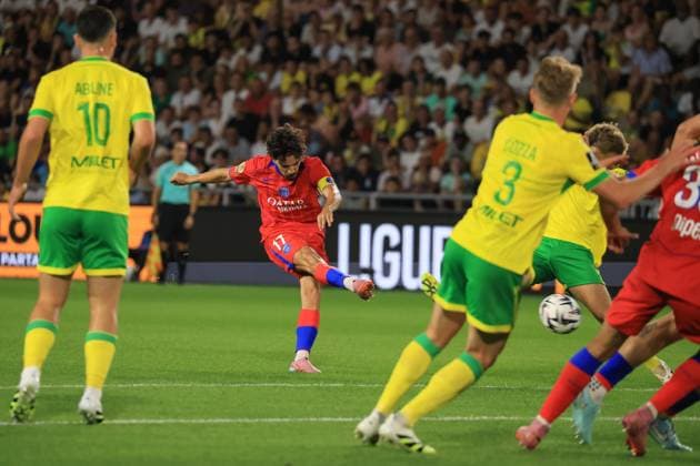 France - Ligue 1 McDonald - FC Nantes vs Paris Saint Germain - 17 08 2025 FRANCE, NANTES, AUGUST 17. Vitinha of Paris SG scores a goal during the Ligue 1 McDonald football match between FC Nantes and Paris Saint Germain on August 17, 2025 at Stade de la Beaujoire in Nantes, France. Photo by Manuel Blondeau AOP.Press Nantes Stade de la Beaujoire Brittany France Copyright: x ManuelxBlondeau AOP.Pressx AOP20250817-0001