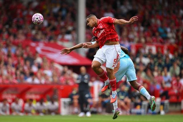 Nottingham Forest v Brentford - Premier League Murillo of Nottingham Forest wins the ball during the Premier League match between Nottingham Forest and Brentford at the City Ground in Nottingham, on August 17, 2025. Nottingham Nottinghamshire United Kingdom  Copyright: xMIxNewsx originalFilename:fletcher-nottingh250817_npyuf.jpg