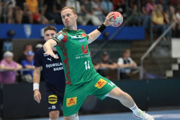 17.08.2025, xgox, Handball - Wartburg Cup SC Magdeburg - Skanderborg Handbold emspor, v.l. Omar Ingi Magnusson (Magdeburg, 14) beim Siebenmeter Eisenach