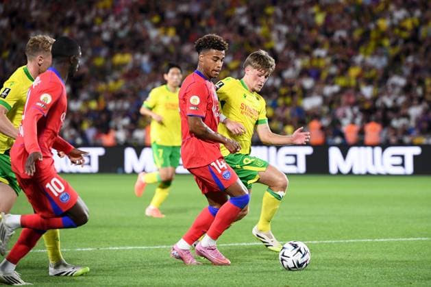 FC Nantes v Paris Saint-Germain FC - Ligue 1 McDonald s 2025 2026 14 Desire DOUE (psg) - 08 Johann LEPENANT (fcn) during the Ligue 1 McDonald s match between FC Nantes and Paris Saint-Germain FC at Stade de la Beaujoire on August 17, 2025 in Nantes, France. Nantes France  Copyright: xFEPx 776348097