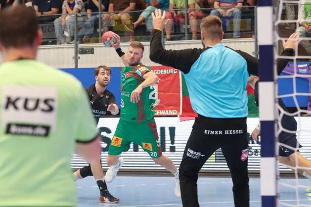 17.08.2025, xgox, Handball - Wartburg Cup SC Magdeburg - Skanderborg Handbold emspor, v.l. Philipp Weber (Magdeburg, 20) wirft Tor, Torschuetze, erzielt Tor, Treffer, scores the goal Eisenach