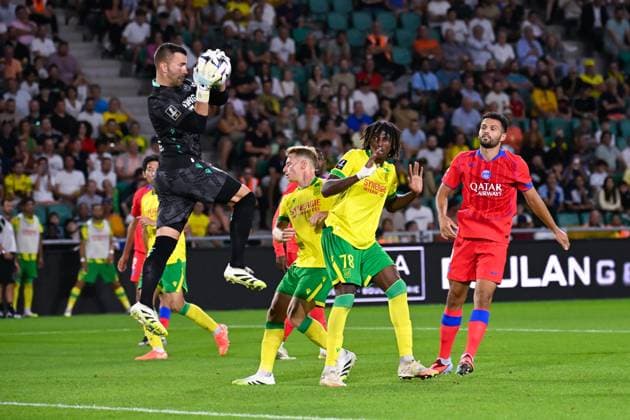 FOOTBALL : Nantes vs PSG - Ligue 1 - 17 08 2025 Anthony Lopes ( 1 - Nantes ) during the Ligue 1match between FC Nantes and Paris Saint Germain at Stade de la Beaujoire on August 17, 2025 in Nantes, France. ( Photo by Dante Badano PsnewZ ) - NantesFrance  Copyright: xDantexBadanox