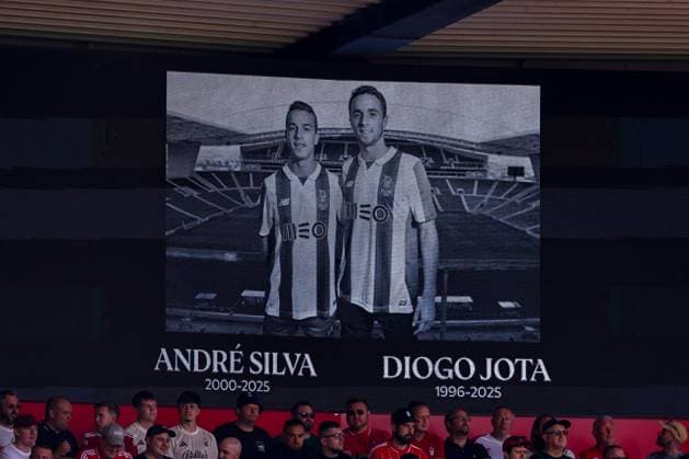 Nottingham Forest FC v Brentford FC, Premier League A tribute is displayed to the late Diogo Jota of Liverpool and brother Andre Silva displayed at the City Ground, home of Nottingham Forest before the Nottingham Forest FC v Brentford FC English Premier League match at the City Ground, Nottingham, United Kingdom on 17 August 2025 Credit: Ryan Crockett Every Second Media Editorial use only. All images are copyright Every Second Media Limited. No images may be reproduced without prior permission. All rights reserved. Premier League and Football League images are subject to licensing agreements with Football DataCo Limited. see https: www.football-dataco.com Copyright: xIMAGO EveryxSecondxMediax ESM-1555-0091 RyanxCrockettx xEveryxSecondxMediax