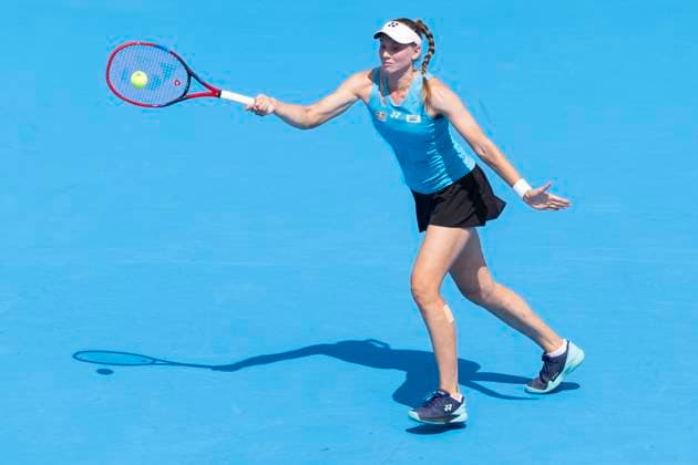 August 17, 2025, Mason, Ohio, USA: Mason, Ohio; Cincinnati Open Tennis Tournament - 2025 08 17 - Elena Rybakina plays a ball against opponent Iga Swiatek. - ZUMAPress Mason USA - ZUMAn24_ 20250817_zaf_n24_061 Copyright: xWallyxNellx