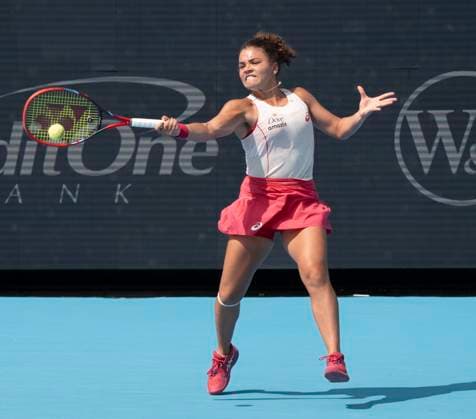August 17, 2025: Veronika Kudermetova loses to Jasmine Paolini (ITA) 6-3, 6-7, at the Cincinnati Open being played at Lindner Family Tennis Center in Mason, Ohio, {USA} Tennisclix Cal Media Mason USA - ZUMAc04_ 20250817_zma_c04_096 Copyright: xLesliexBillmanx
