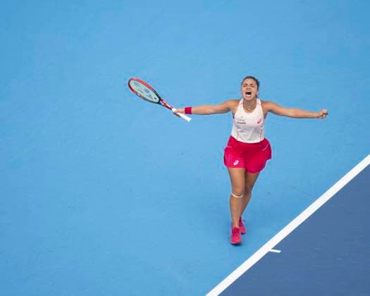 CINCINNATI, OH - AUGUST 17: Jasmine Paolini (ITA) celebrates by letting out a yell after winning her semifinal match against Veronika Kudermetova (RUS) in the Cincinnati Open at the Lindner Family Tennis Center on August 17, 2025 in Mason, OH. (Photo by Shelley Lipton Icon Sportswire) TENNIS: AUG 17 Cincinnati Open EDITORIAL USE ONLY Icon250817410