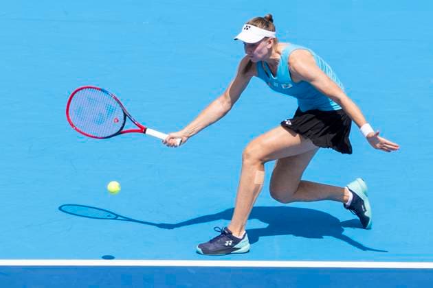 August 17, 2025, Mason, Ohio, USA: Mason, Ohio; Cincinnati Open Tennis Tournament - 2025 08 17 - Elena Rybakina plays a ball against opponent Iga Swiatek. - ZUMAPress Mason USA - ZUMAn24_ 20250817_zaf_n24_060 Copyright: xWallyxNellx