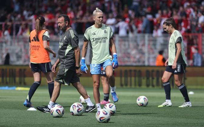 Torwart Merle Frohms Einzelbild Freisteller Aktion Fußball Fussball Testspiel Frauen Damen Bundesliga Saison 2025 2026 17.08.2025 1.FC Union Berlin vs Real Madrid CF DFL regulations prohibit any use of photographs as image sequences and or quasi-video
