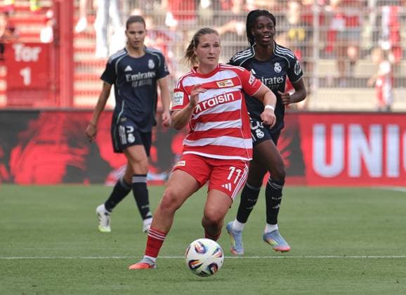 Dina Orschmann am Ball Einzelbild Freisteller Aktion Fußball Fussball Testspiel Frauen Damen Bundesliga Saison 2025 2026 17.08.2025 1.FC Union Berlin vs Real Madrid CF DFL regulations prohibit any use of photographs as image sequences and or quasi-video
