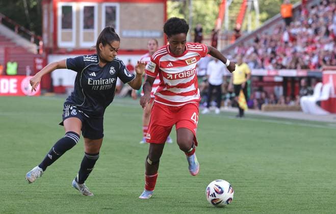 Noe, Naika Reissner am Ball Zweikampf Spielszene Aktion Fußball Fussball Testspiel Frauen Damen Bundesliga Saison 2025 2026 17.08.2025 1.FC Union Berlin vs Real Madrid CF DFL regulations prohibit any use of photographs as image sequences and or quasi-video