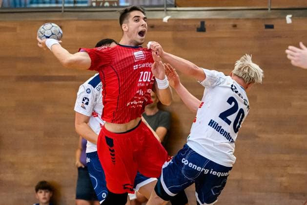 Bietigheim: HBL - 25 26 - DHB-Pokal - SG BBM Bietigheim - VfL Potsdam Nikola Vlahovic (Bietigheim), Tim Hildenbrand (Potsdam) Bietigheim-Bissingen Halle am Viadukt Baden-Württemberg Deutschland