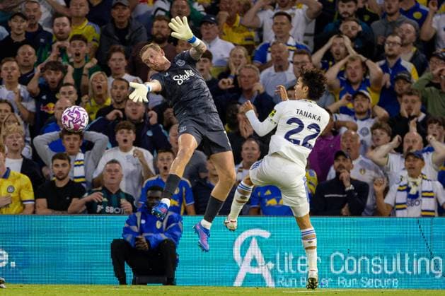 Football - FA Premier League - Leeds United FC v Everton FC LEEDS, ENGLAND - Monday, August 18, 2025: Everton s goalkeeper Jordan Pickford saves a shot from Leeds United s Ao Tanaka during the FA Premier League match between Leeds United FC and Everton FC at Elland Road. (Photo by David Rawcliffe Propaganda) LEEDS Elland Road YORKSHIRE ENGLAND  Copyright: xDavidxRawcliffex P2025-08-18-Leeds_Everton-40