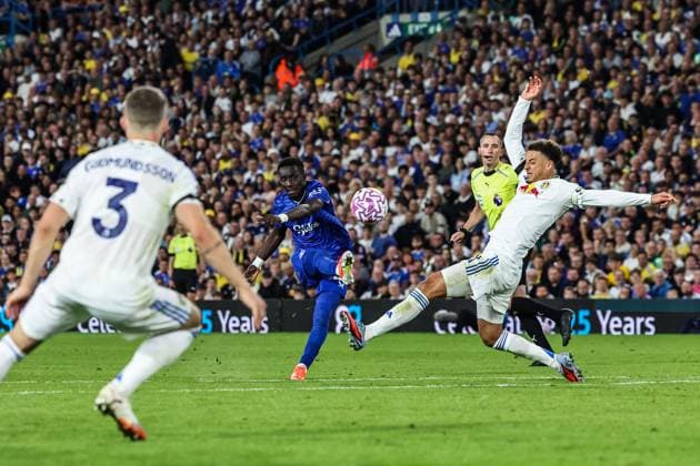 Premier League Leeds United v Everton Idrissa Gueye of Everton shoots on goal during the Premier League match Leeds United vs Everton at Elland Road, Leeds, United Kingdom, 18th August 2025 (Photo by Mark Cosgrove News Images) Leeds Elland Road West Yorkshire United Kingdom Copyright: xMarkxCosgrove NewsxImagesx