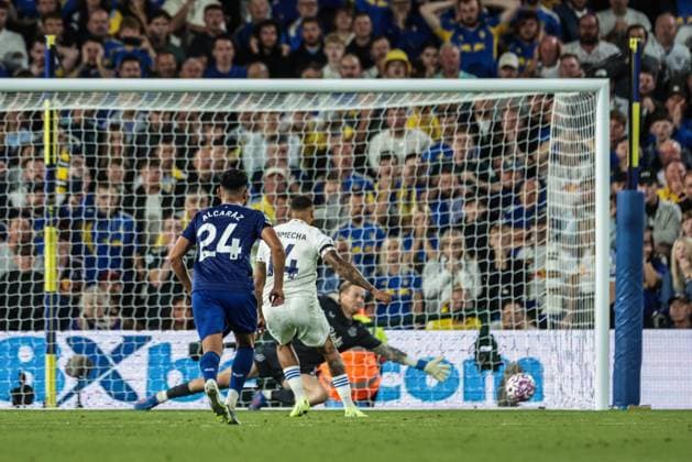 Premier League Leeds United v Everton Lukas Nmecha of Leeds United scores a penalty to make it 1-0 during the Premier League match Leeds United vs Everton at Elland Road, Leeds, United Kingdom, 18th August 2025 (Photo by Mark Cosgrove News Images) Leeds Elland Road West Yorkshire United Kingdom Copyright: xMarkxCosgrove NewsxImagesx