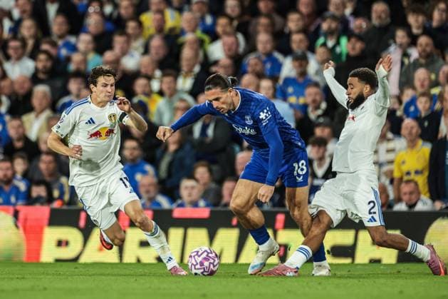 Premier League Leeds United v Everton Jack Grealish of Everton is fouled by Jayden Bogle of Leeds United during the Premier League match Leeds United vs Everton at Elland Road, Leeds, United Kingdom, 18th August 2025 (Photo by Mark Cosgrove News Images) Leeds Elland Road West Yorkshire United Kingdom Copyright: xMarkxCosgrove NewsxImagesx