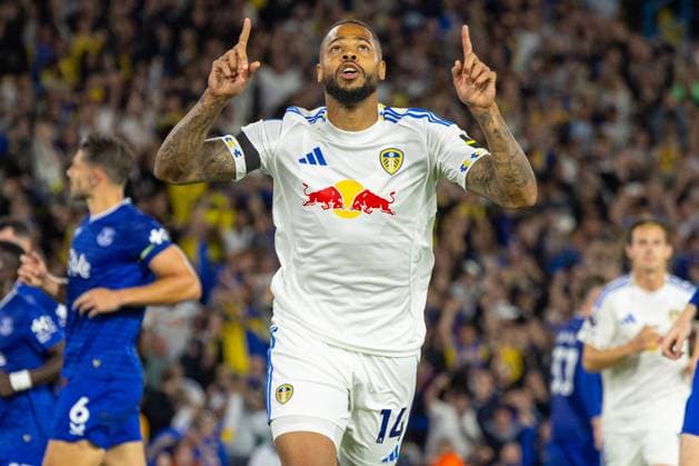 Football - FA Premier League - Leeds United FC v Everton FC LEEDS, ENGLAND - Monday, August 18, 2025: Leeds United s Lukas Nmecha celebrates after scoring the first goal via a penalty during the FA Premier League match between Leeds United FC and Everton FC at Elland Road. (Photo by David Rawcliffe Propaganda) LEEDS Elland Road YORKSHIRE ENGLAND  Copyright: xDavidxRawcliffex P2025-08-18-Leeds_Everton-81