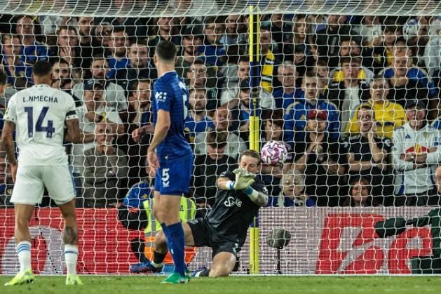 Premier League Leeds United v Everton Jordan Pickford of Everton saves a shot on goal during the Premier League match Leeds United vs Everton at Elland Road, Leeds, United Kingdom, 18th August 2025 (Photo by Mark Cosgrove News Images) Leeds Elland Road West Yorkshire United Kingdom Copyright: xMarkxCosgrove NewsxImagesx