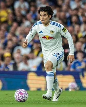 Premier League Leeds United v Everton Ao Tanaka of Leeds United in action during the Premier League match Leeds United vs Everton at Elland Road, Leeds, United Kingdom, 18th August 2025 (Photo by Mark Cosgrove News Images) Leeds Elland Road West Yorkshire United Kingdom Copyright: xMarkxCosgrove NewsxImagesx