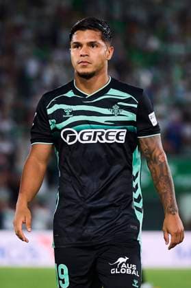 Elche CF v Real Betis - LaLiga EA Sports ELCHE, SPAIN - AUGUST 18: Cucho Hernandez of Real Betis looks on during to the LaLiga EA Sports match between Elche CF and Real Betis Balompie at Manuel Martinez Valero Stadium on August 18, 2025 in Elche, Spain. (Photo by Francisco Macia Photo Players Images Magara Press) Elche Martinez Valero Stadium Alicante Spain Copyright: xFranciscoxMaciax