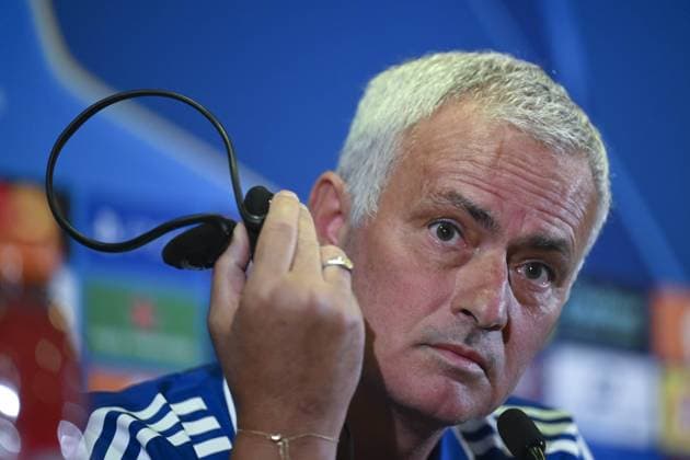 Ahead of Fenerbahce v Benfica - UEFA Champions League ISTANBUL, TURKIYE - AUGUST 19: Fenerbahce head coach Jose Mourinho attends a press conference, PK, Pressekonferenz ahead of the UEFA Champions League playoff first leg match against Portugal s Benfica team at the Chobani Stadium in Istanbul, Turkiye on August 19, 2025. Arif Hudaverdi Yaman Anadolu Istanbul Turkey. Editorial use only. Please get in touch for any other usage.  Copyright: x2025xAnadoluxArifxHudaverdixYamanx