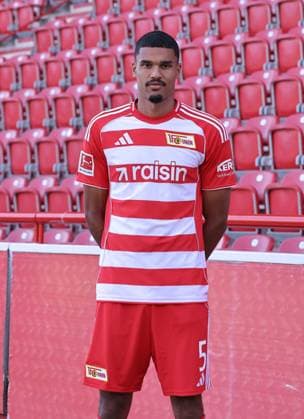 Danilho Doekhi; 1.FC Union Berlin FCU Fußball 1.BL Bundesliga Porträttermin Saison 2025 2026 Headshot, Porträt, Portrait, Vorstellung, Präsentation, Pressetermin, GER 19.08.25