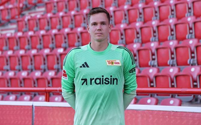 Torwart Matheo Raab; 1.FC Union Berlin FCU Fußball 1.BL Bundesliga Porträttermin Saison 2025 2026 Headshot, Porträt, Portrait, Vorstellung, Präsentation, Pressetermin, GER 19.08.25