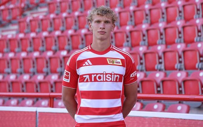 Leopold Querfeld; 1.FC Union Berlin FCU Fußball 1.BL Bundesliga Porträttermin Saison 2025 2026 Headshot, Porträt, Portrait, Vorstellung, Präsentation, Pressetermin, GER 19.08.25
