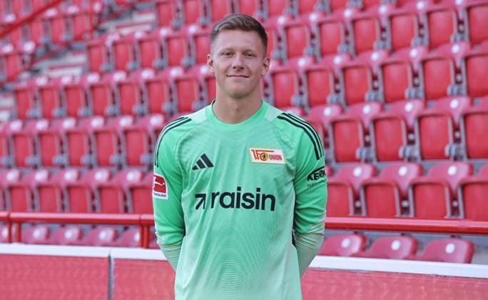 Torwart Yannic Stein; 1.FC Union Berlin FCU Fußball 1.BL Bundesliga Porträttermin Saison 2025 2026 Headshot, Porträt, Portrait, Vorstellung, Präsentation, Pressetermin, GER 19.08.25