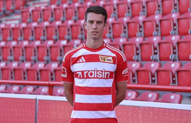 Janik Haberer; 1.FC Union Berlin FCU Fußball 1.BL Bundesliga Porträttermin Saison 2025 2026 Headshot, Porträt, Portrait, Vorstellung, Präsentation, Pressetermin, GER 19.08.25
