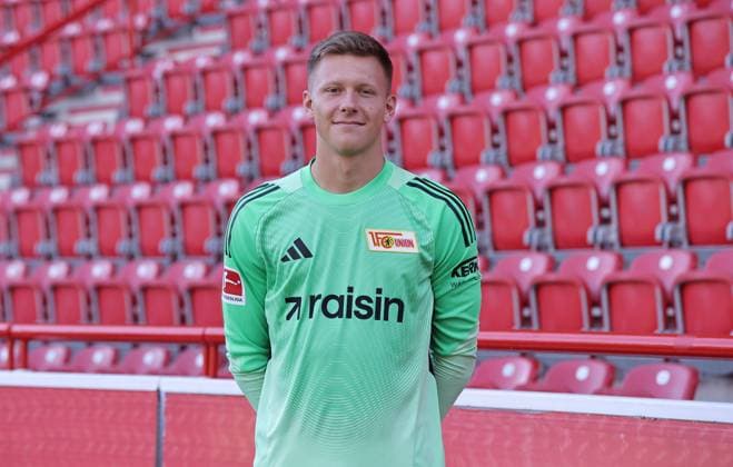Torwart Yannic Stein; 1.FC Union Berlin FCU Fußball 1.BL Bundesliga Porträttermin Saison 2025 2026 Headshot, Porträt, Portrait, Vorstellung, Präsentation, Pressetermin, GER 19.08.25