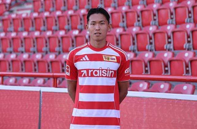 Wooyeong Jeong; 1.FC Union Berlin FCU Fußball 1.BL Bundesliga Porträttermin Saison 2025 2026 Headshot, Porträt, Portrait, Vorstellung, Präsentation, Pressetermin, GER 19.08.25