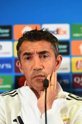 Benfica head coach Bruno Lage speaks during a press conference, PK, Pressekonferenz at Chobani Stadium in Istanbul, ahead of the UEFA Champions League playoff first leg match against Fenerbahce. Istanbul, Turkey August 19, 2025. ( Photo by Seskimphoto ) Istanbul Turkey Istanbul Turkey Copyright: xSeskimphotox BrunoLage_1908 (23)